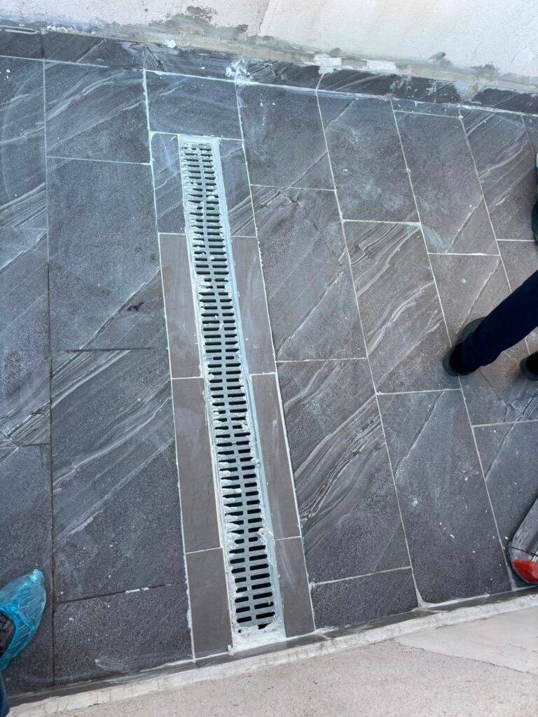 Yakuplu’da onarım sonrası yeniden kaplanan zemin ve süzgeç